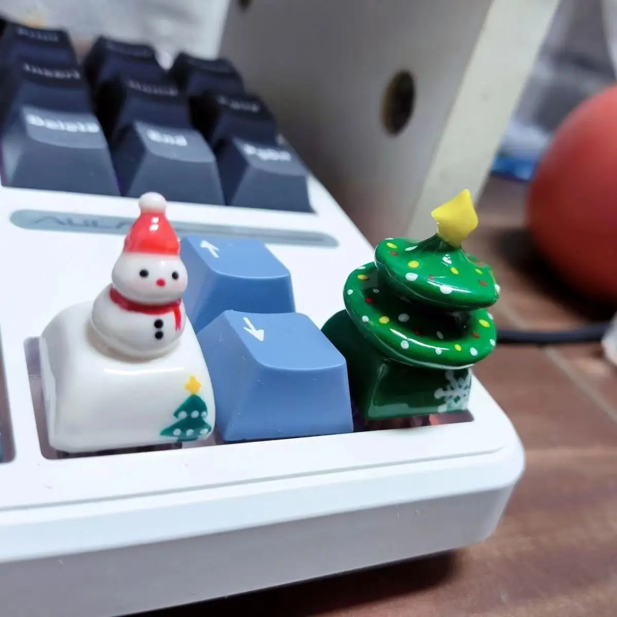 Customized Christmas Tree Snowmen Keycap For Mechanical Keyboard Cherry MX Switch Cute Handmade Personalized Keycap Gift Decor