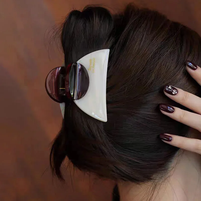 1 Stück Neue Verstärkte Acetat-Halbmond-Haarspange, Haifischklammer für Frauen, Modische Haarspange für den Hinterkopf. – Detail 10