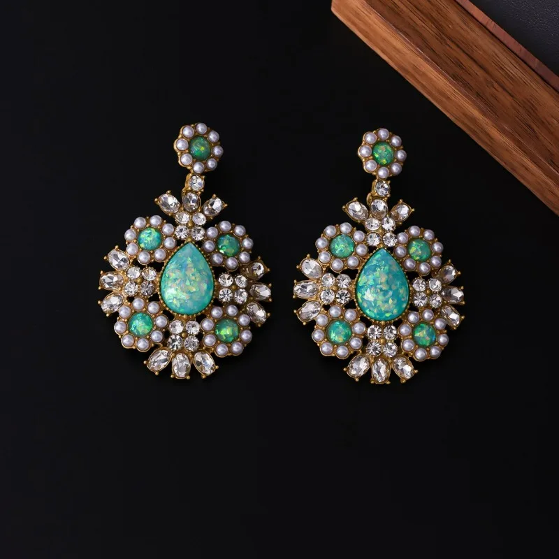 

Old Vintage Resin Snowflake Shape Dangle Earrings Retro Three-dimensional Earrings Heavy Industry Color Resin-inlaid Earrings