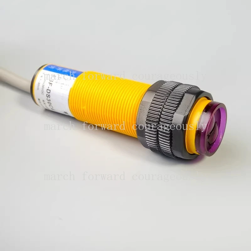 Photoelectric switch proximity diffuse reflection PNP normally closed three-wire infrared sensor E3F-DS30P2