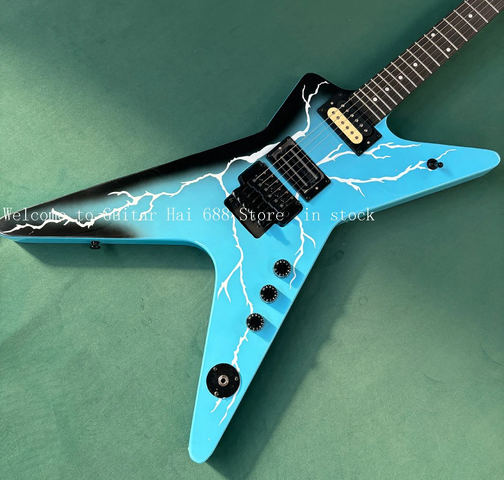 

Лучшая электрогитара 2025 года Blue Dime Guitar Custom Dean с грифом из палисандра, черным тремоло и рычагом для тремоло, черная.