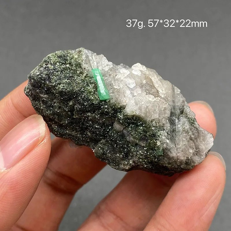 

100% natural root-like emerald popular jewelry beads primitive mineral specimen， Healing Crystal， gem collection
