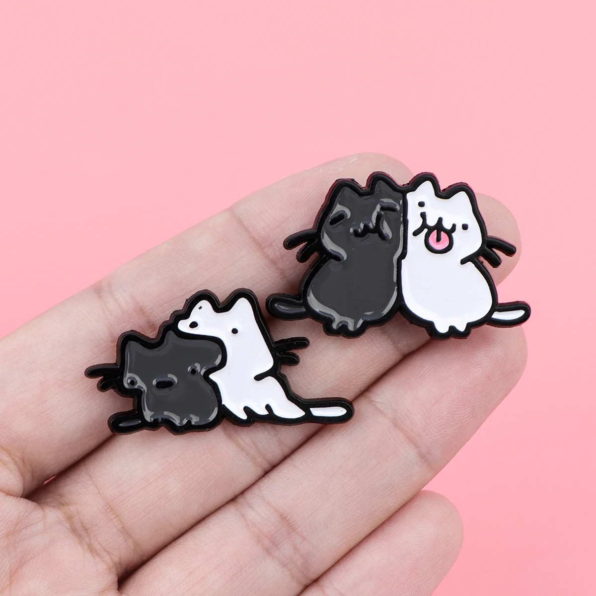 Niedliche Kuschelkatzen-Emaille-Pins, Paar-Broschen für Reversnadeln, Abzeichen auf Rucksack, Kleidung, Accessoires, Modeschmuck, Geschenke, 2 Stück/Set