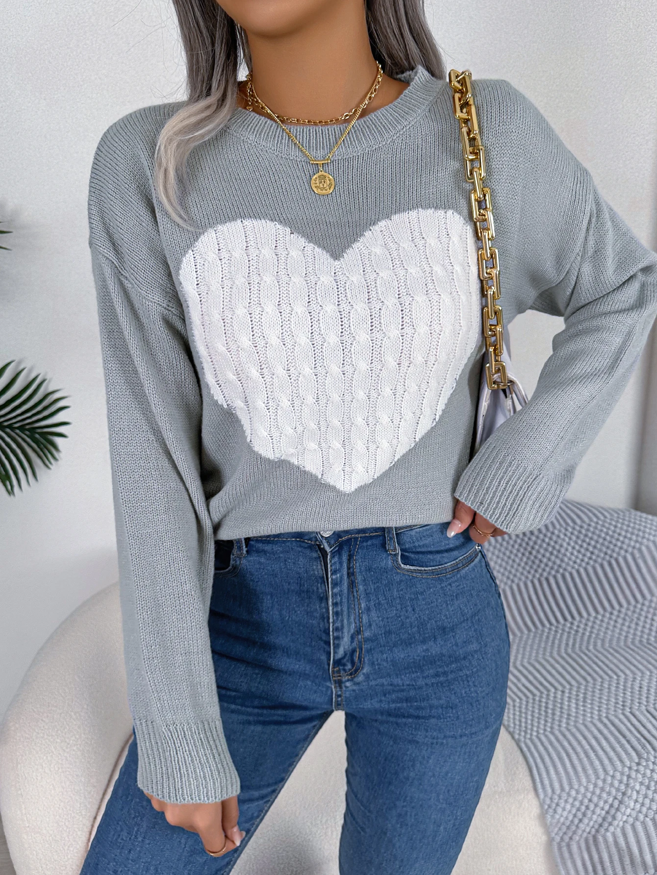 Autumn and Winter Sweet Contrasting Color Heart Pattern Long Sleeved Pullover Sweater