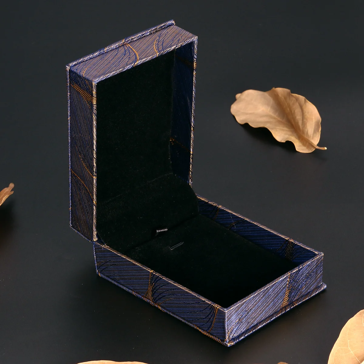 Box Large Brocade Cloth Pendant Case Dustproof Scratch Resistant Lined For Jewelry Storage Display Holder Pendant Gift Box