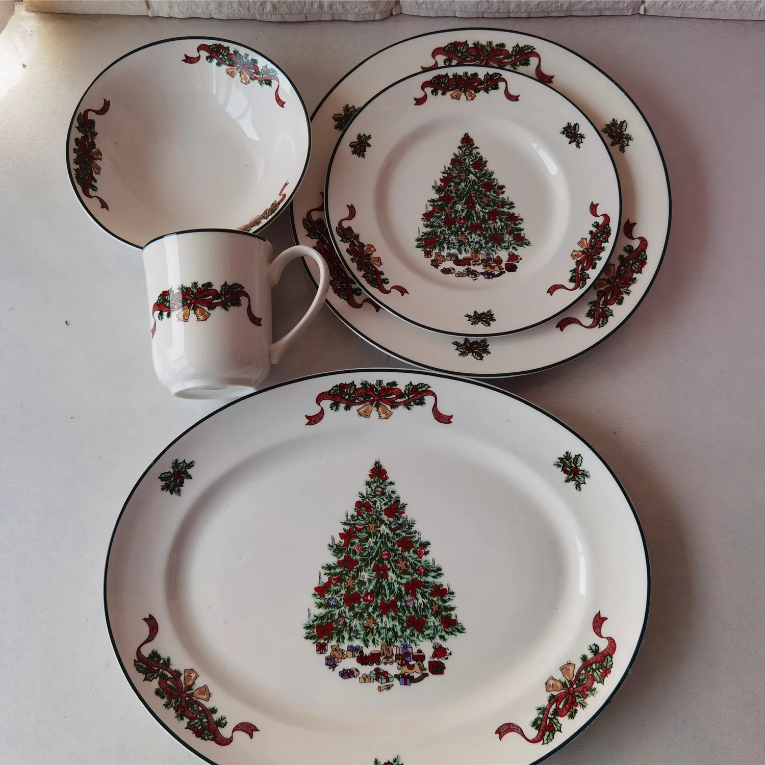 

Original Tail Goods JB Christmas Series Garland Christmas Plate Salad Bowl Mug Large Fish Plate Dinner Plates Plates Set