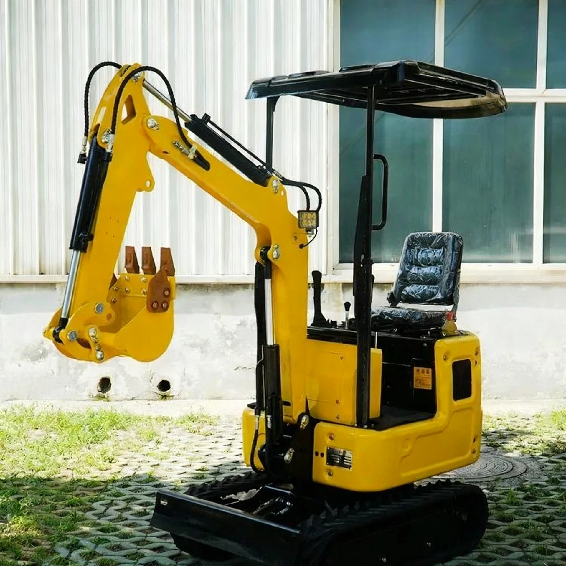 R319 small excavator agricultural small hook machine excavation engineering multifunctional crushing hook machine deposit