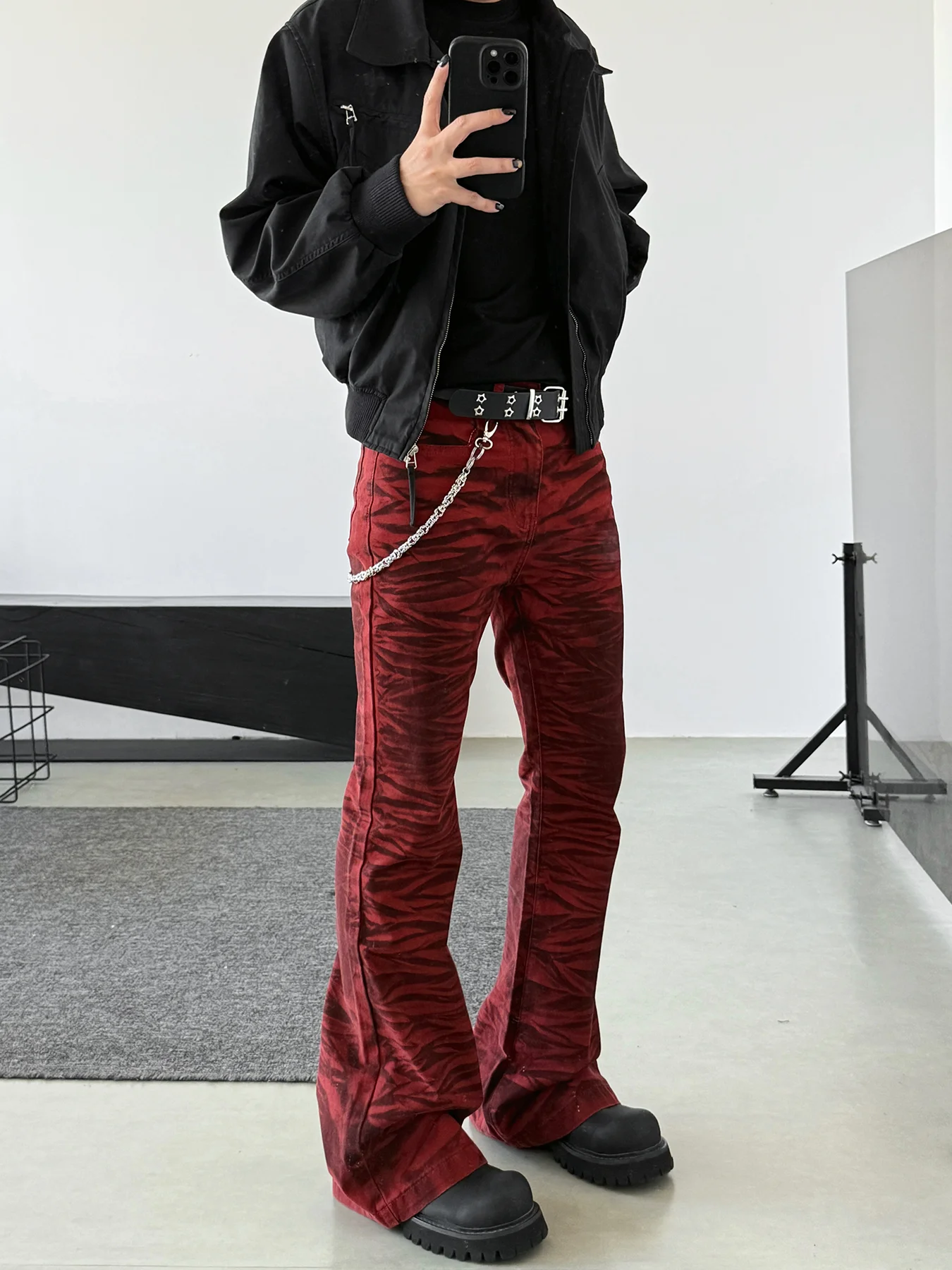 

Deep Red Large Tiger CleanFit American Street Style High Waist Flared Jeans Teenage Boys Loose Fit Denim Pants Tiger Pattern