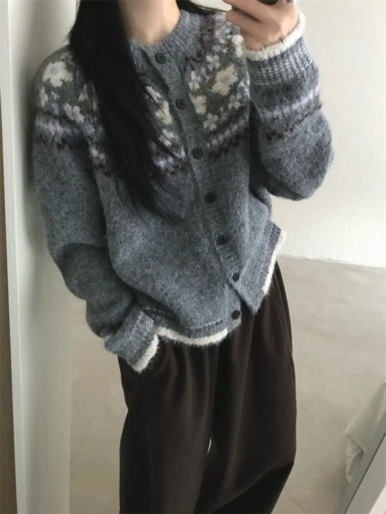 

2025 Winter Korean Retro Jacquard Cardigan Women Knitted Crew Neck Sweaters Pullovers Long Sleeves Jumpers Autumn Women Clothing