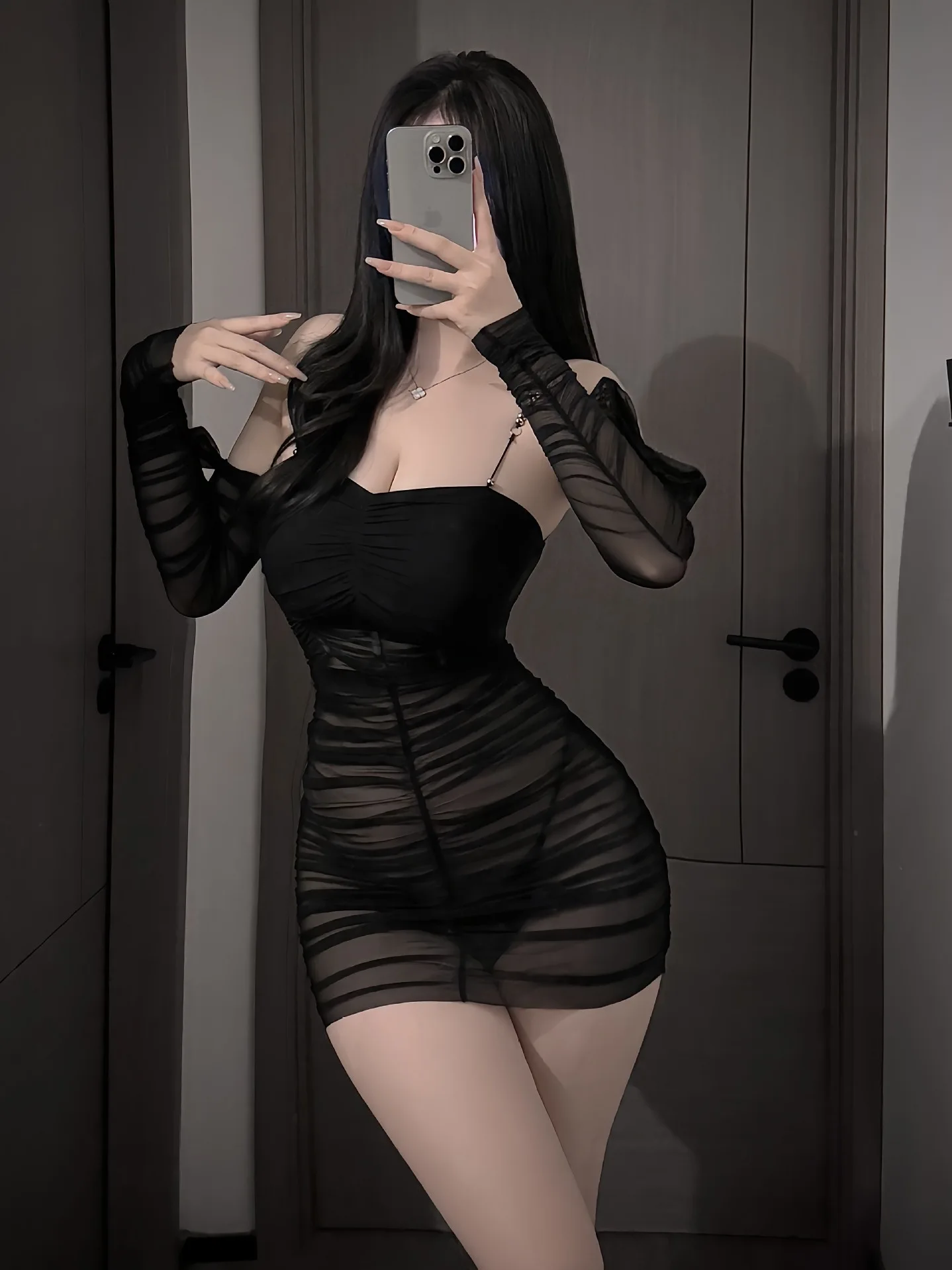 Abito sexy con cinturino stretto Prospettiva calda Tentazione Maglia stile coreano Sling Backless Trasparente Piega Abito avvolgente sull'anca Elegante DH5A