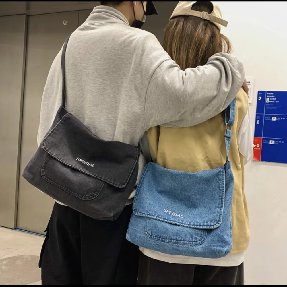 حقائب كتف عصرية ذات سعة كبيرة وحزام قابل للتعديل بلون سادة حقيبة كروس للجنسين من قماش الدنيم للنساء