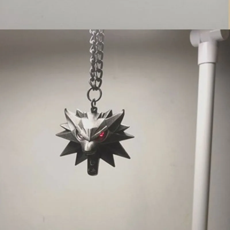 The Witcher 3 Wild Hunt LED Necklace Game Figure Geralt Wolf Head Pendant Necklace with Night Light Cosplay Jewelry Accessories