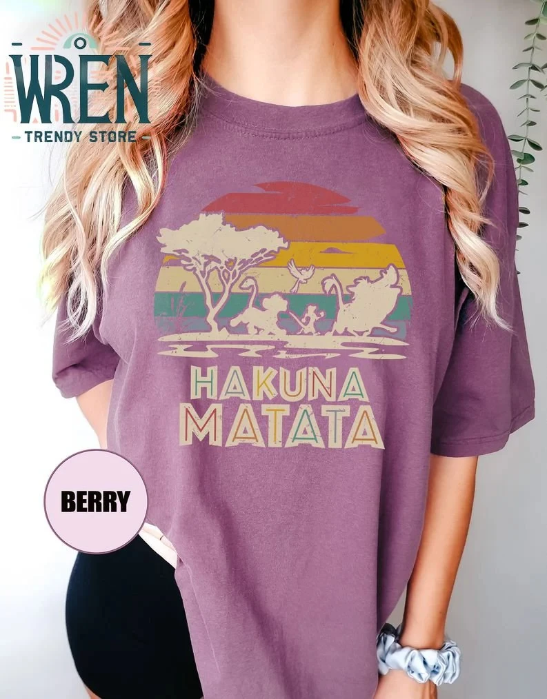 ديزني الأسد الملك سيمبا هاكونا ماتاتا رسالة الجرافيك طباعة النساء الرجال الاطفال تي شيرت لرحلة المملكة الحيوان لينة مريح أنيق