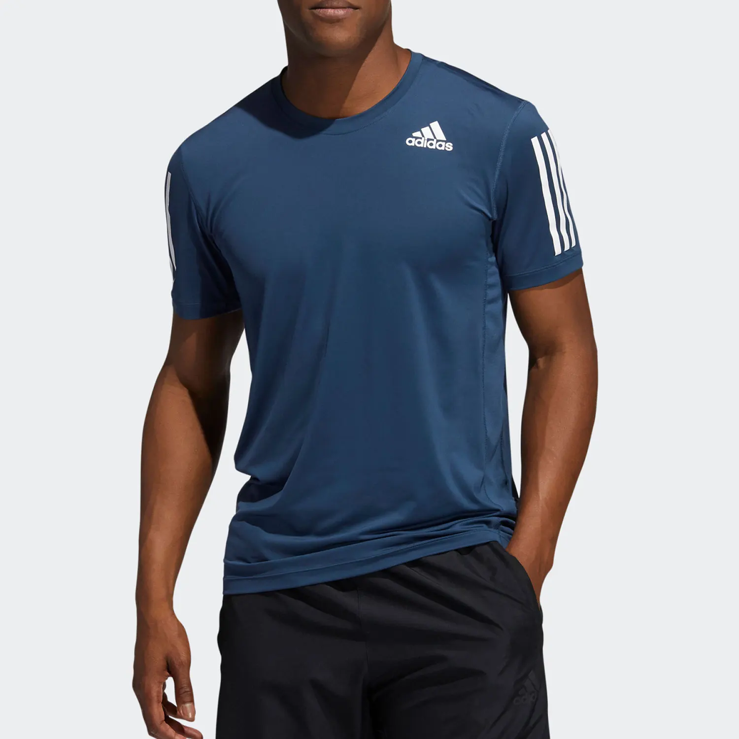 

Оригинальная мужская спортивная футболка Adidas нового сезона свободного кроя с короткими рукавами GM0507