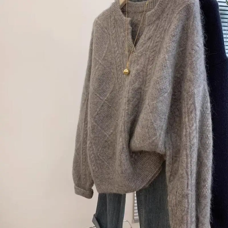 

High-end gray v-neck twist pullover sweater for women in autumn and winter, lazy thickened inner sweater tops Hot Style