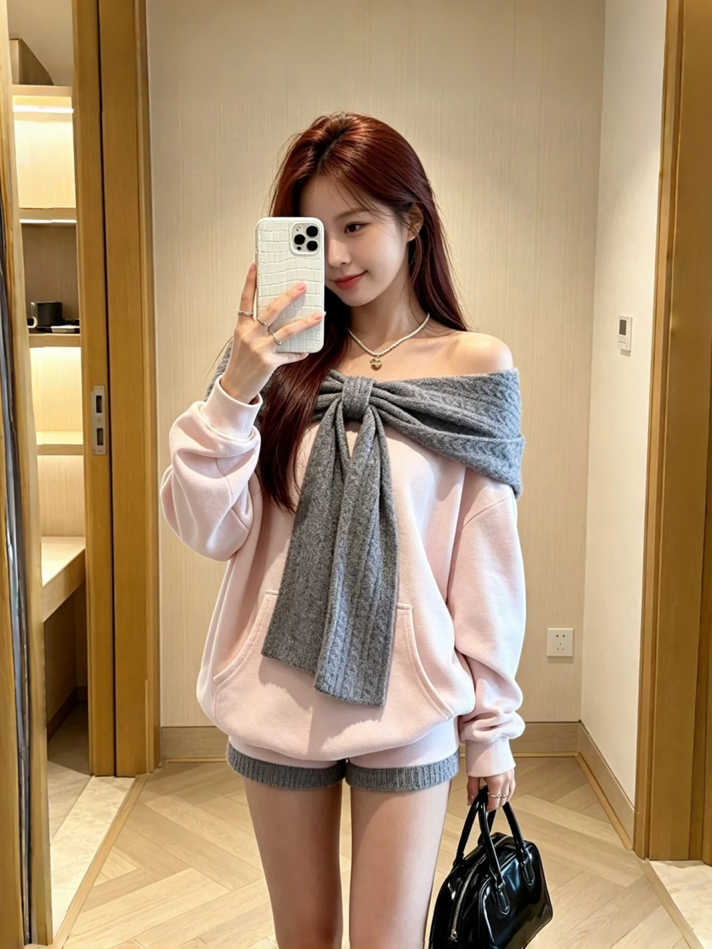 Fall Design Large Size One Shoulder Bow Tie Long Sleeve Sweatshirt High Waist Slimming Color Block Shorts Two Piece Set