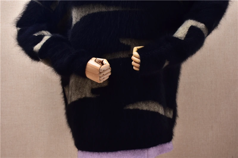 Ladies Women Fall Winter Fashion Black Colored Hairy Angora Rabbit Hair Knitted O-Neck Long Sleeves Loose Pullover Sweater Pull