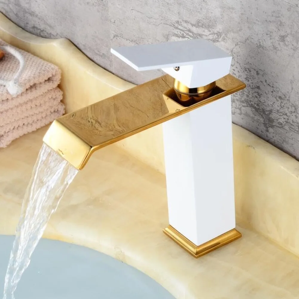 

Черные смесители для раковины в стиле водопада на палубе с смесителем для горячей и холодной воды, белые