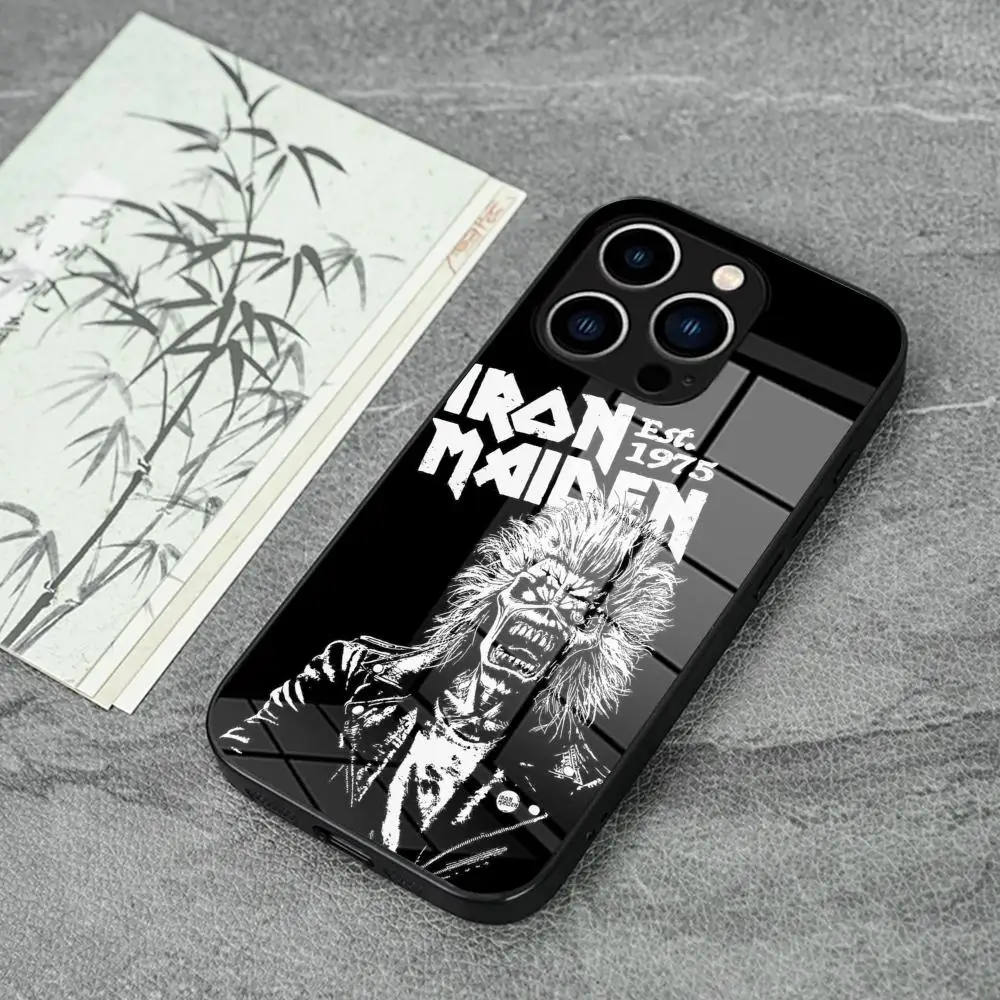 Run-To-The-Hills Iron Maiden Phone Case For IPhone 17 16 Pro Max 15 14 Pro 11 12 13 Plus Mini Galaxy S26 S25 Glass phone case