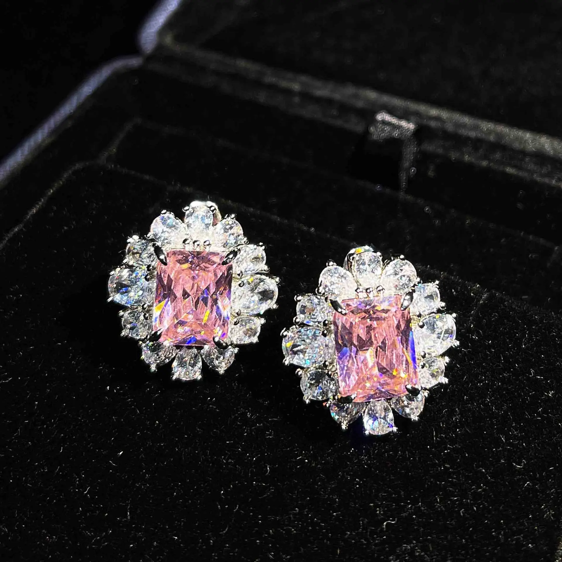 Luxury Shiny Pink Zircon Cubic Stud Earrings For Women Fashion Sparkling Big Crystal Square Earrings Elegant Lady Party Jewelry