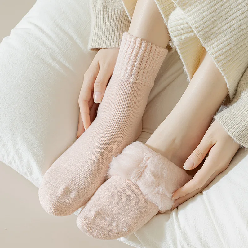 Autunno e inverno nuovi calzini da donna più calzini da donna a metà tubo addensati in pile caldo Comfort calzini da notte da pavimento