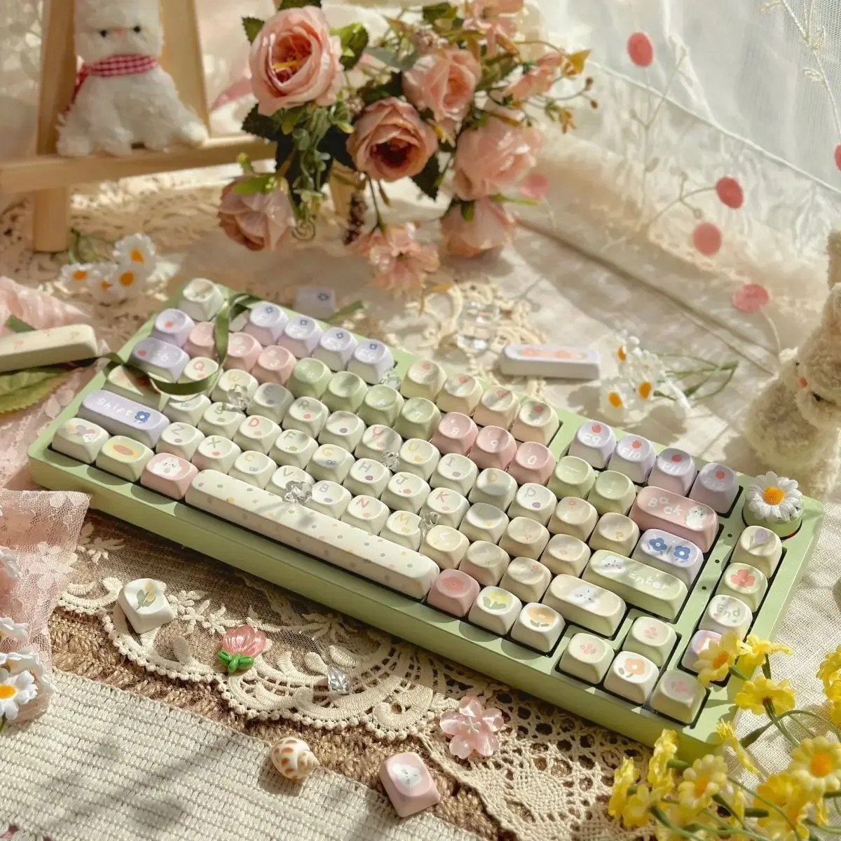 Imagem -05 - Cute Cartoon Girl Flower Keycap Small Fresh Moa e Soa High Pbt Material para 108 104 100 98 84 Outro Teclado Mecânico