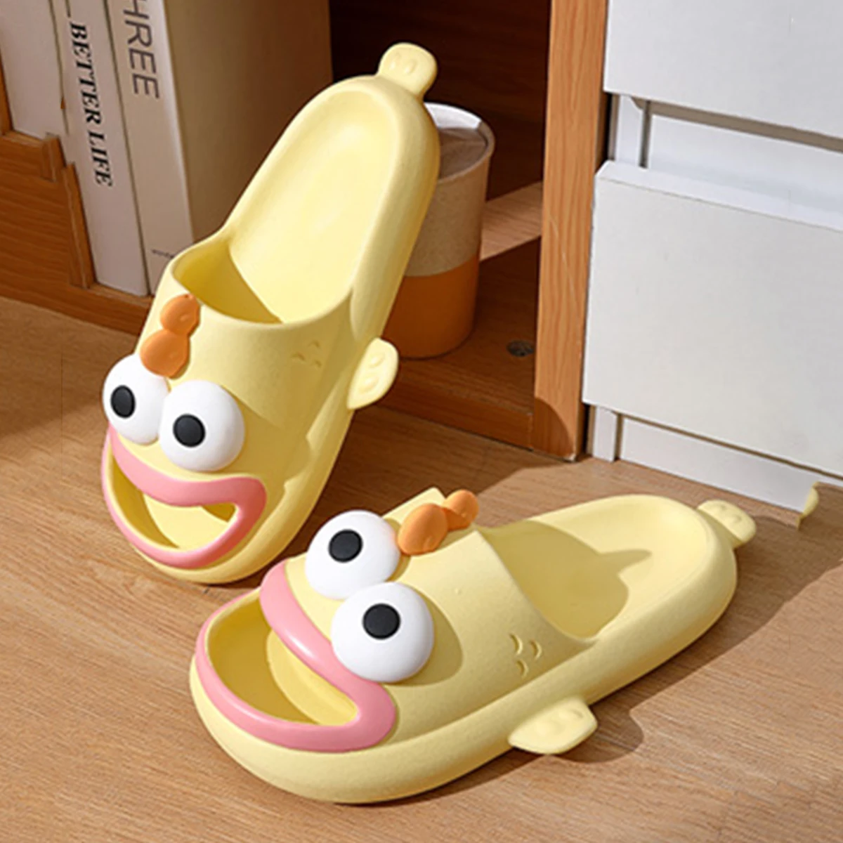 Cute Big Eyed Clown Fish Slippers for Women Summer Bathroom Anti slip Thick Sole Cool Slippers for External Wear