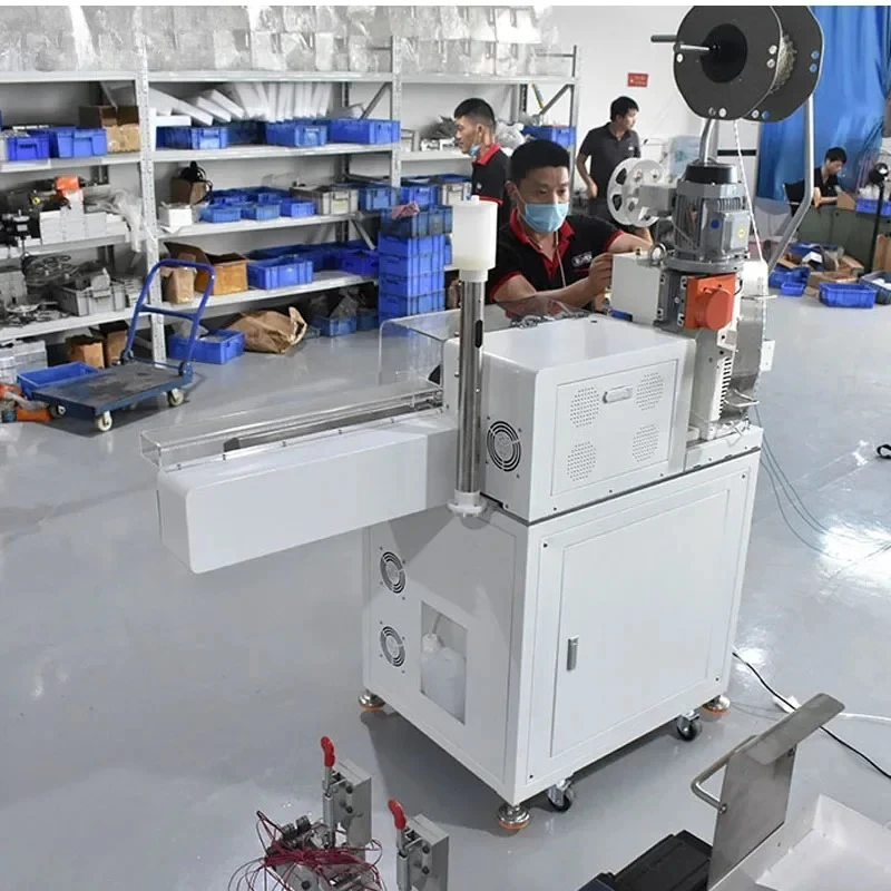 High Performance Computer Wire Stripping Machine 2.5 Square Automatic Cable Peeling Machine
