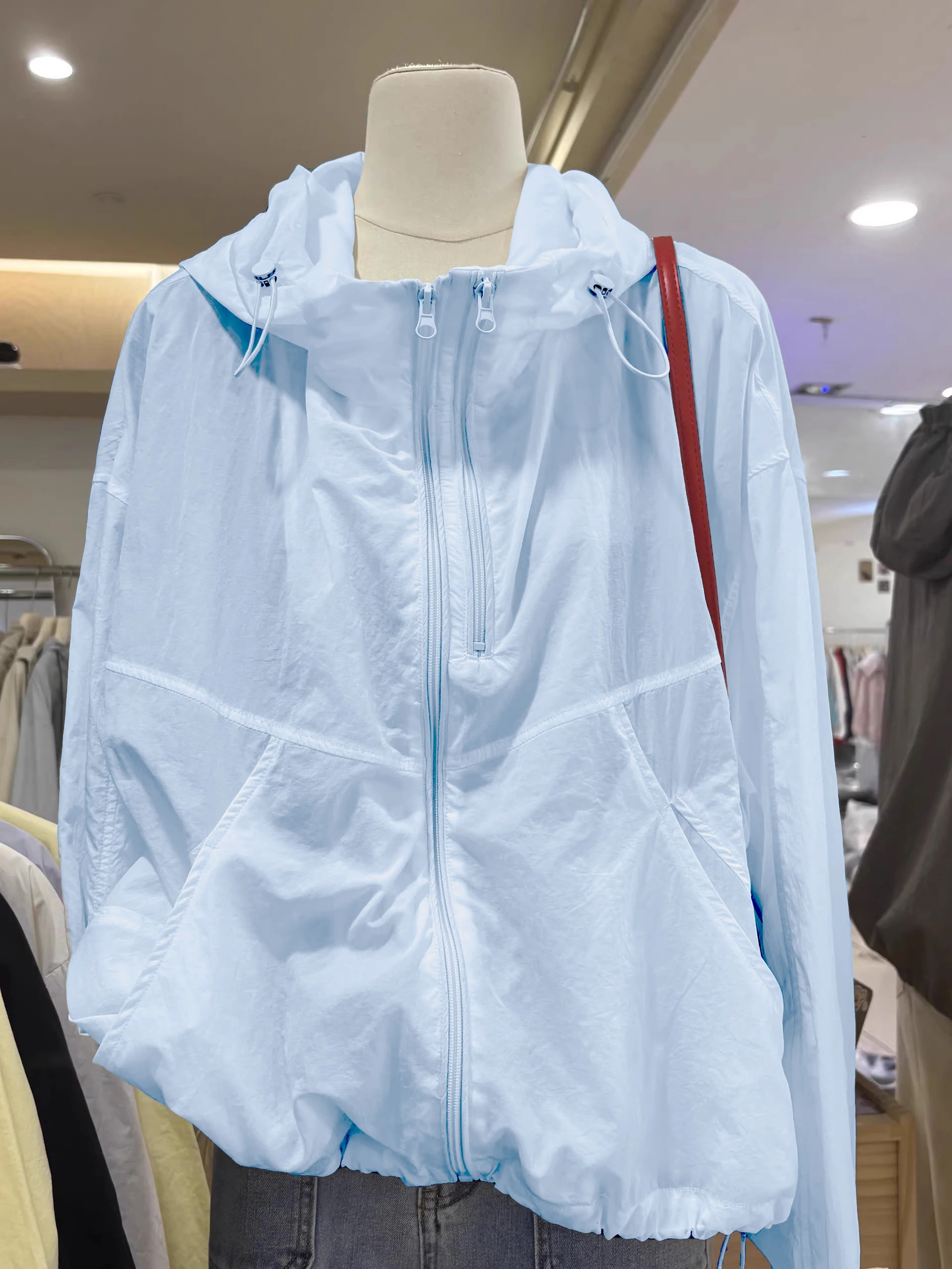 Dopamine Date Outfit Ropa ligera con capucha y doble cremallera para protección solar, nueva tendencia de ropa exterior fina para primavera y verano para mujer