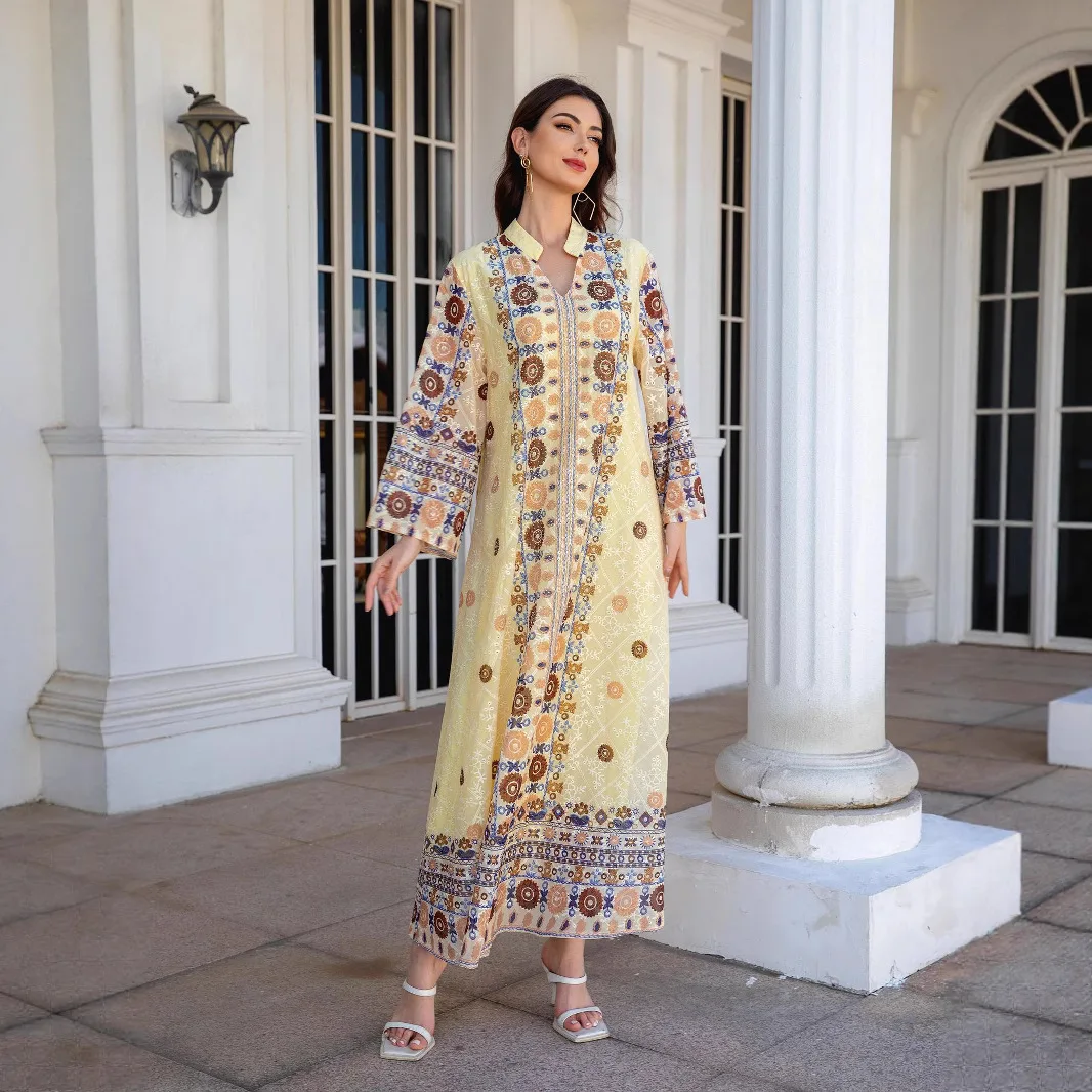 2025 New Middle Eastern Muslim Women's Long Robe Embroidered Fabric Printed Diamond Embossed Long Dress Abayas