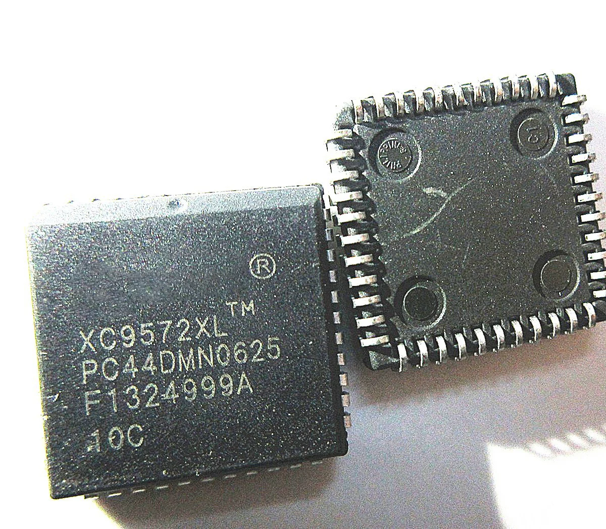 XC9572XL-10PCG44C XC9572XL  XC9572XL-10PC44C PLCC-44    10PCS