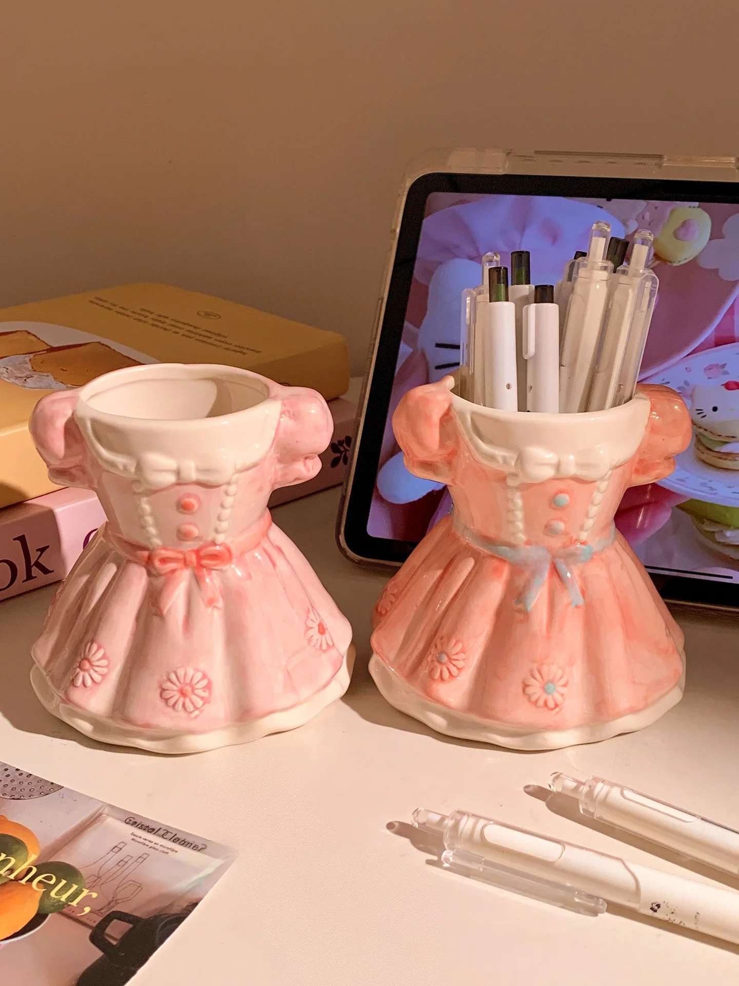 かわいいプリンセススカートセラミックペンホルダーオフィスデスクトップ装飾口紅雑貨収納ボックス収納オーガナイザー