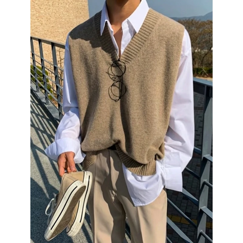 

Мужской жилет с v-образным вырезом в американском стиле ретро — светло-серый (черный/хаки/бежевый), многослойный ​ Повседневная одежда Офисный стиль Осенняя мода