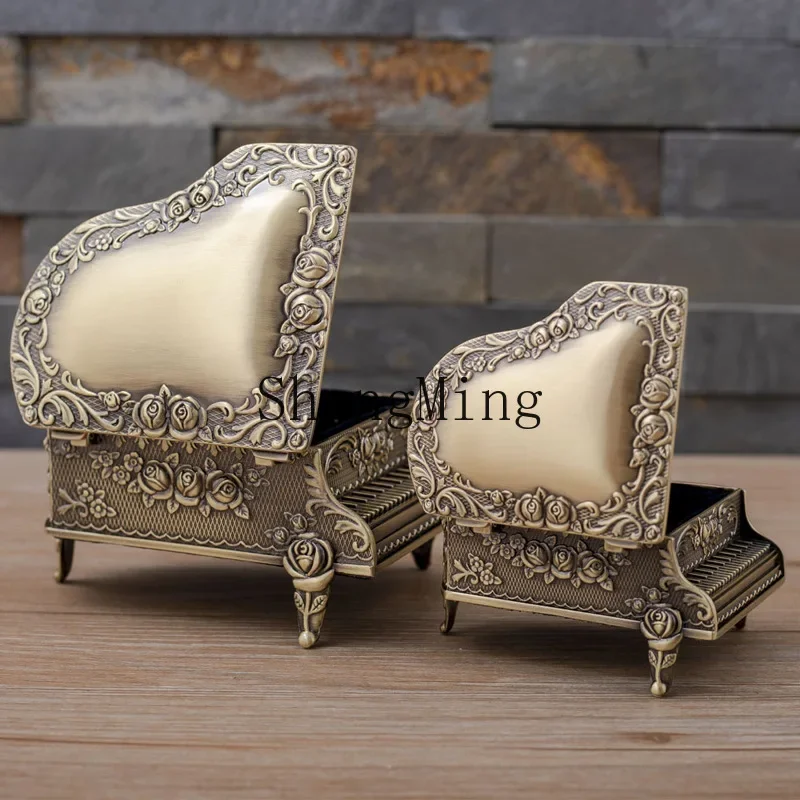 

CL Desktop Jewelry Storage Box Light Luxury Large Capacity Women's Jewelry Box Creative Metal Crafts Piano Ornaments