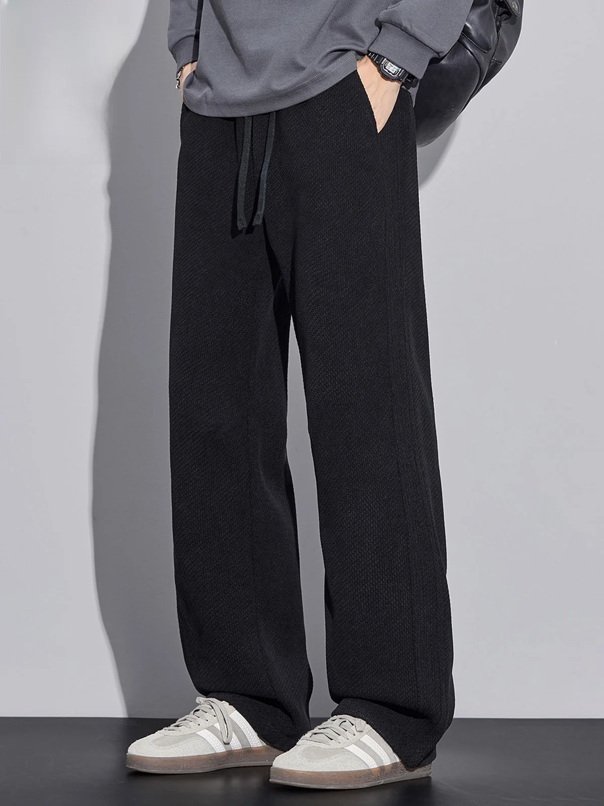 

Мужские повседневные брюки прямого кроя Весна 2026: Свободные, модные, с широкими диагональными штанинами, длинные, из полиэстера