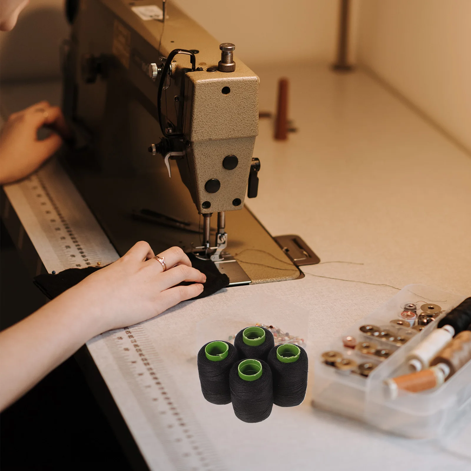 

4 pcs 300M/Roll Hand Thread Polyester Core High Strength Low Lint Spool For Quilting Dress Upholstery Drapery Beading Making