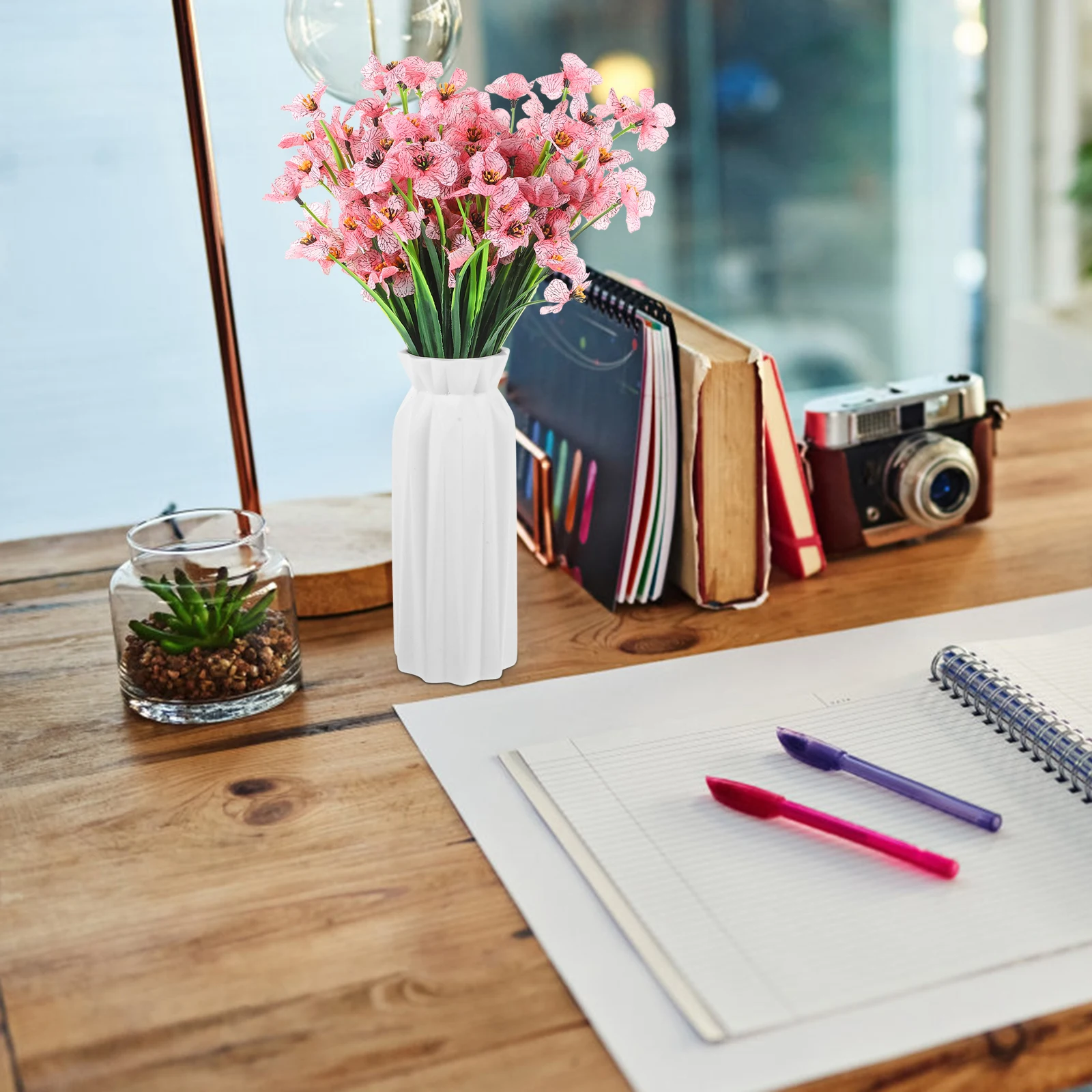 

8Pcs Realistic Artificial Violet Flowers Faux Stems for Indoor Outdoor Decoration DIY Flower Arrangement Party Props