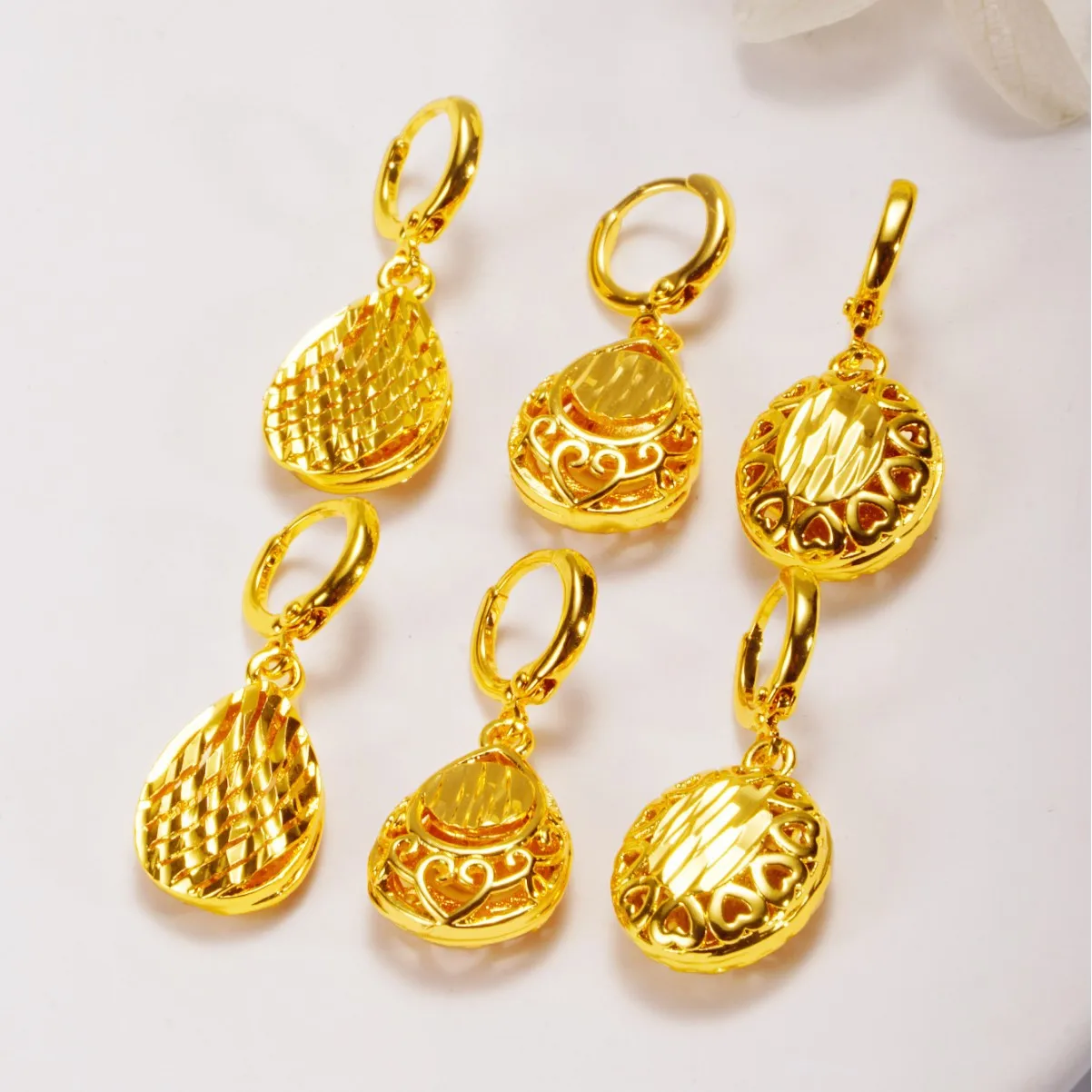 Huixing cross-border water drop gold-plated does not fade, retro bridal fashion earrings, high-end sense, Vietnamese sand gold e