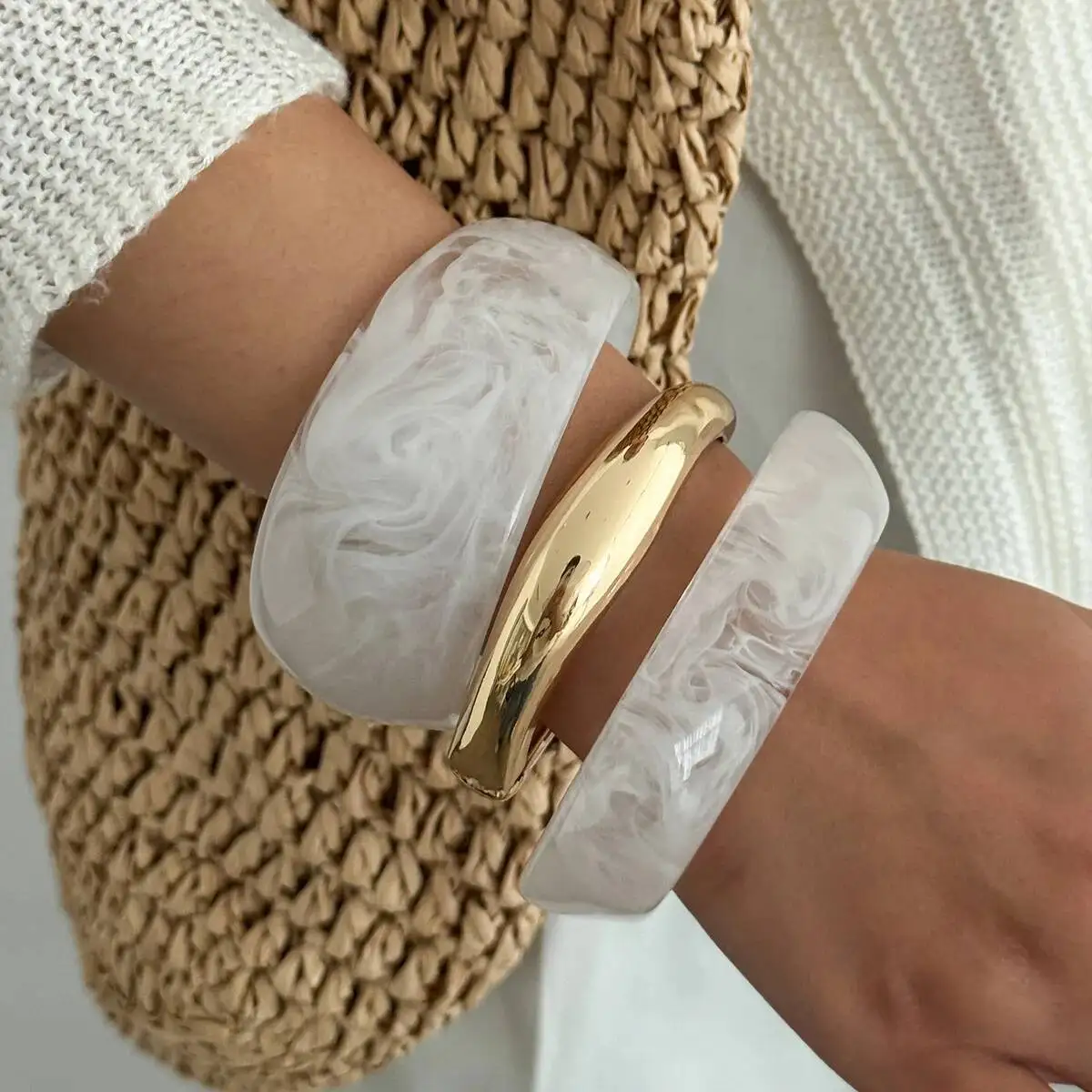 

SHIXIN 3 Styles Elegant White Thick Acrylic Wide Bracelet Women Bohemian Irregular Geometric Metal Spring Bangle Jewelry Gifts