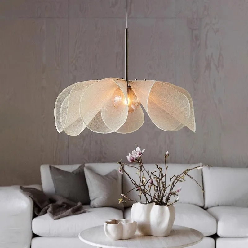 

French cream style pendant light minimalist dining room living room bedroom Japanese medieval style art high-end floral light