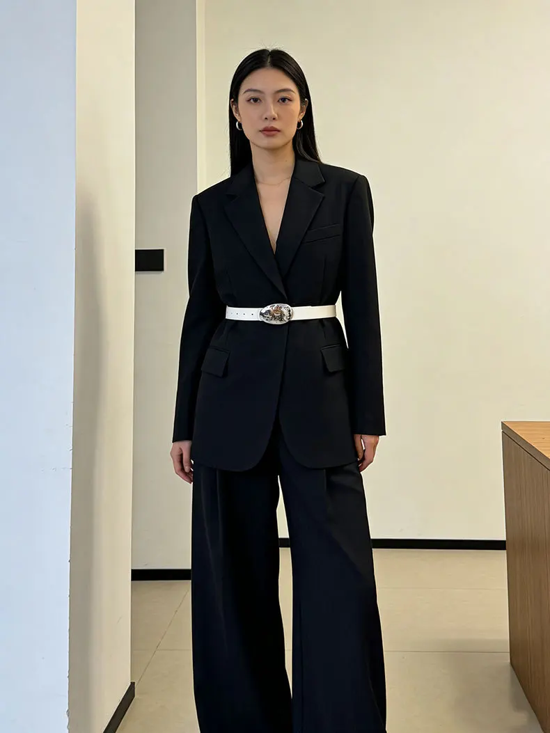 New stylish niche-design minimalist oval leather buckle a sophisticated commuter belt that pairs perfectly with jeans
