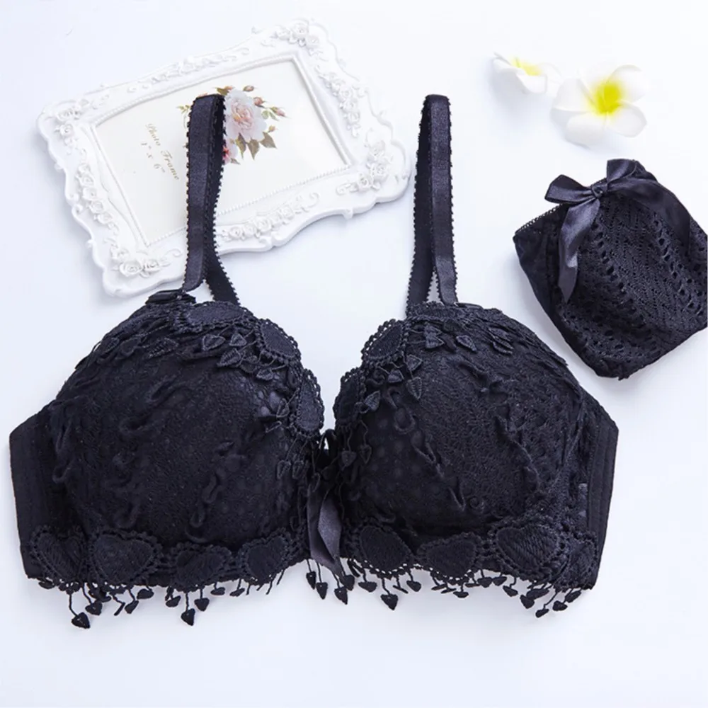 Gathering bra set with heart-shaped rocking embroidery and steel rims, sexy girl lace bra