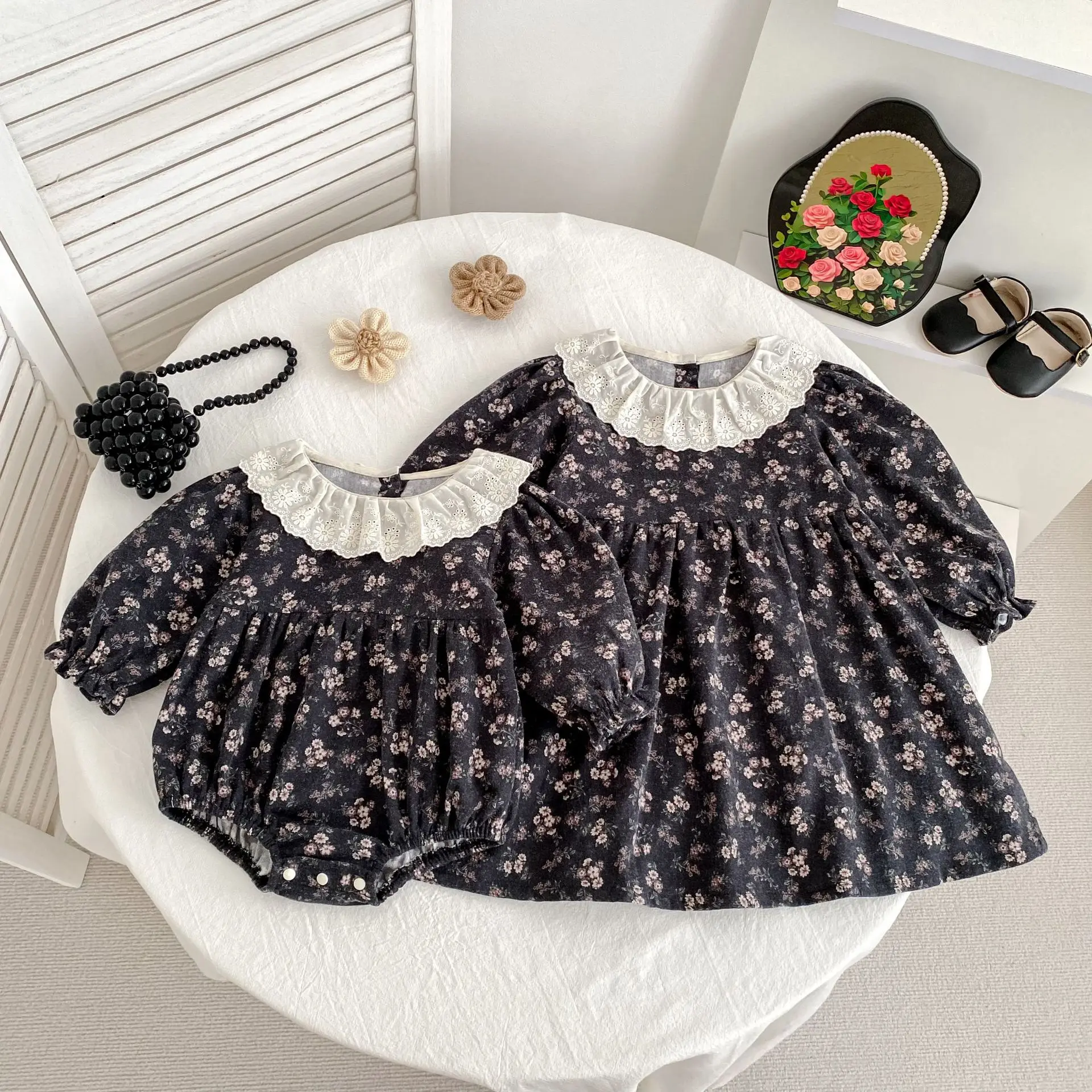 

2025 Korean Sibling Matching Outfits Vintage Floral Baby Romper & Toddler Princess Dress Lace Collar Puff Sleeve Autumn Bodysuit