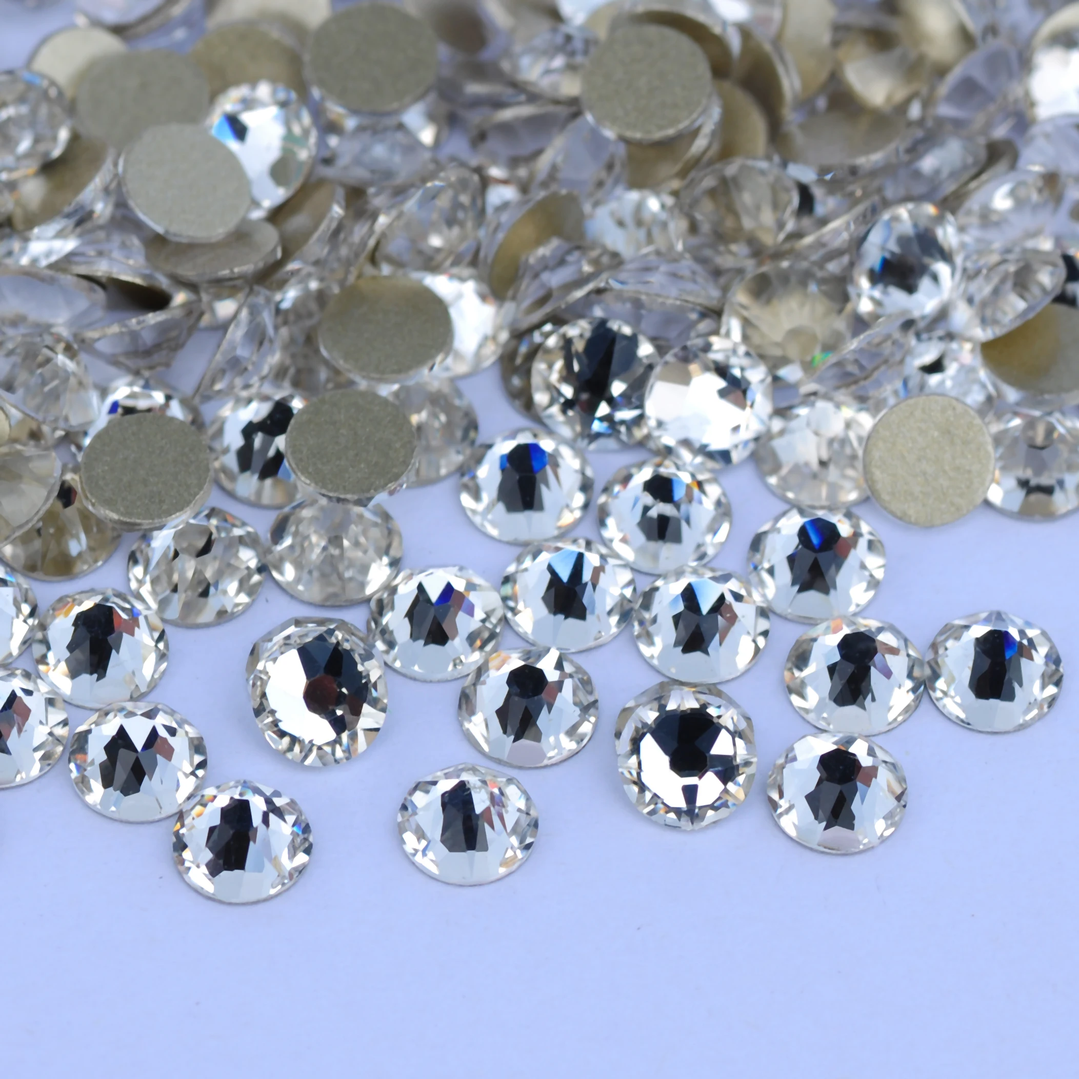 Glas-Strass-Kristalle und Crystal AB Xirius Strass mit 16 Facetten, flacher Rückseite, ohne Hotfix, für Kleidung, Nagelkunst, Zähne und Bastelarbeiten – Detail 4