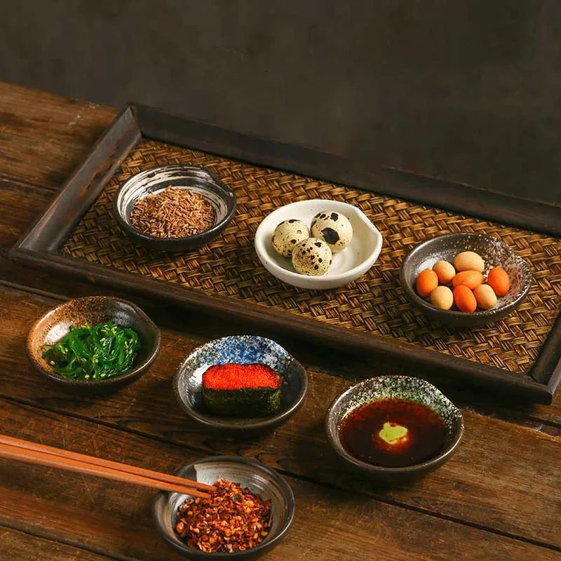 Piring Saus Keramik Manis Piring Sushi Peralatan Makan Gaya Jepang Bumbu Cuka Kedelai Makanan Penutup Mini Mangkuk Saus Porselen Perlengkapan Dapur
