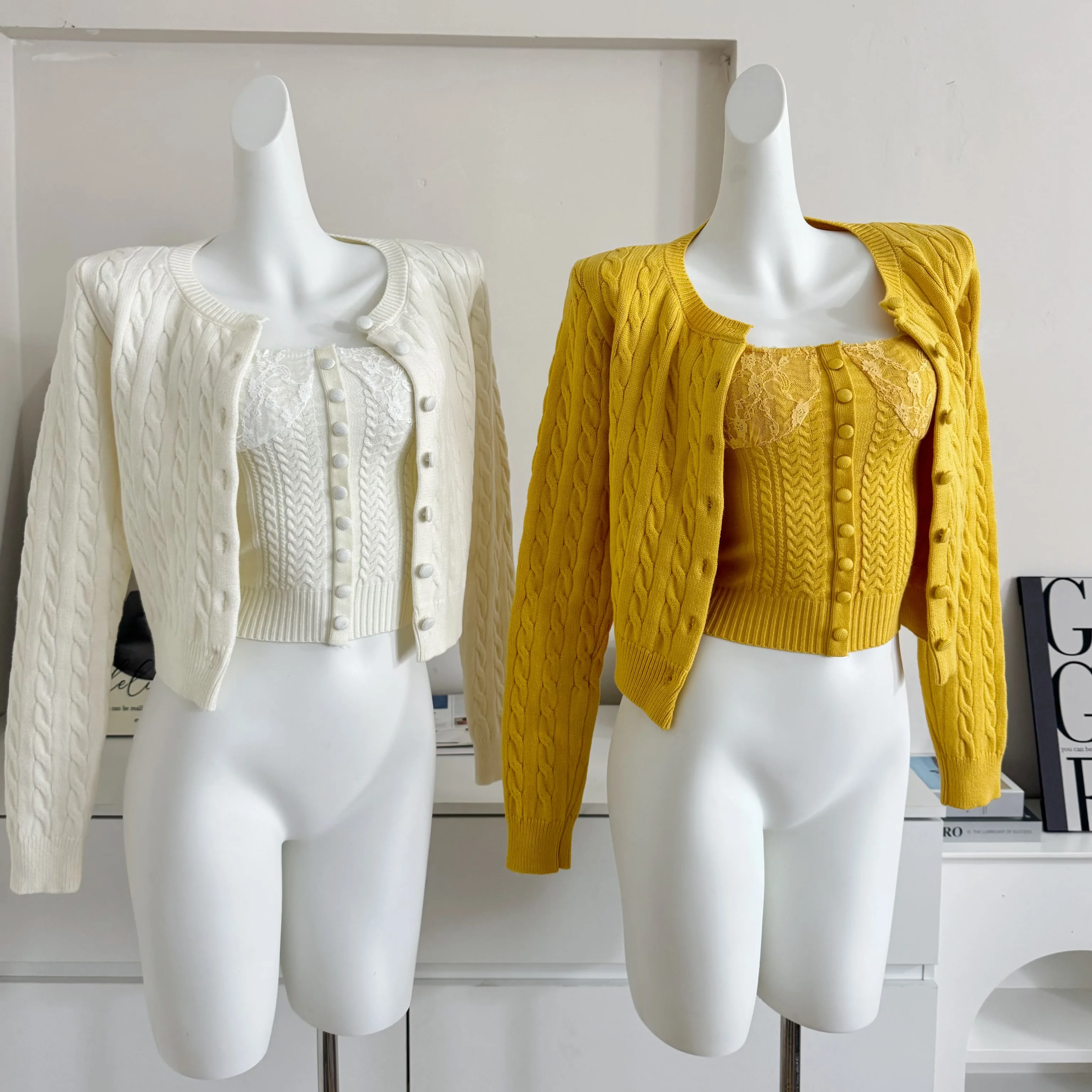 

Vintage Twists Cardigan Sweater Suit Women Lace Knitting Vest and Short Coat Two-Pieces Set 2025