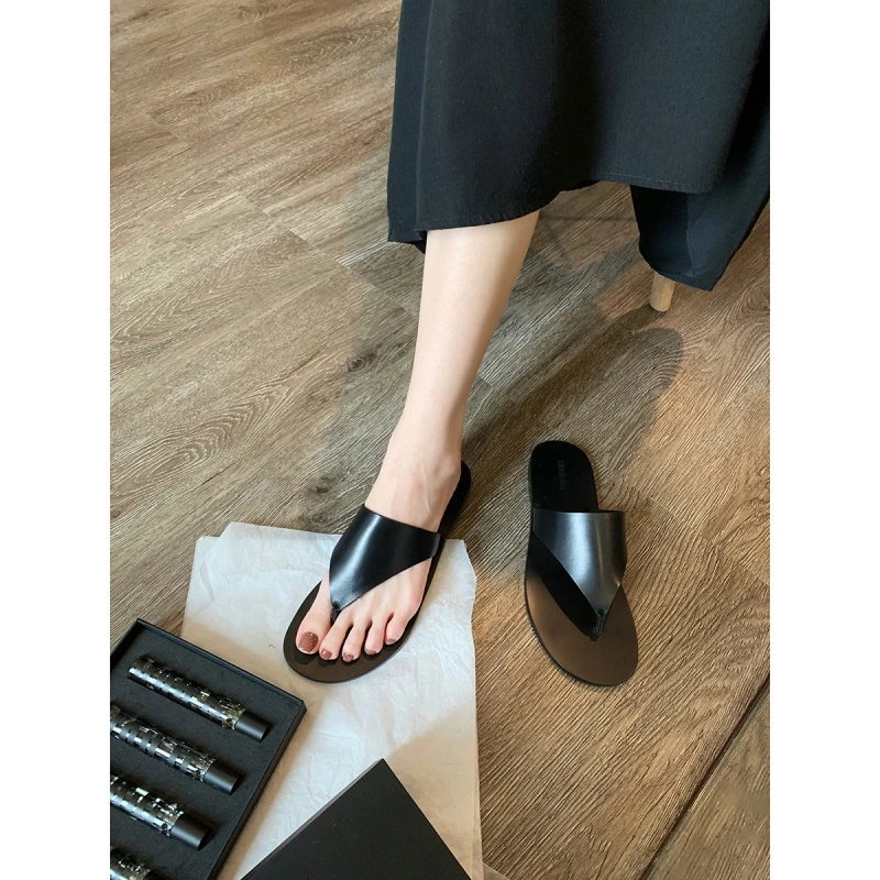 2023 Summer New Fashionable Italian Imported Cowhide Simple Triangle Pinch Toe Flat Bottom Wearing Slippers for Women