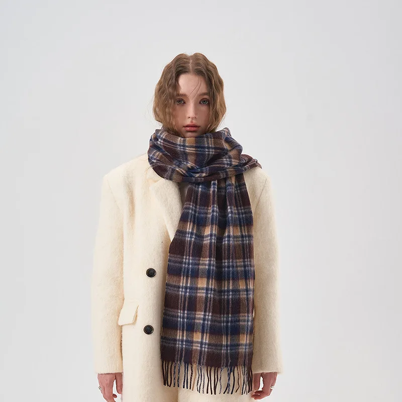 2023 Winter New Style Outwear Simple Plaid Fleece Scarf Nordic Classic Contrast Checkered Plaid Warm Couple Neck Scarf for Women