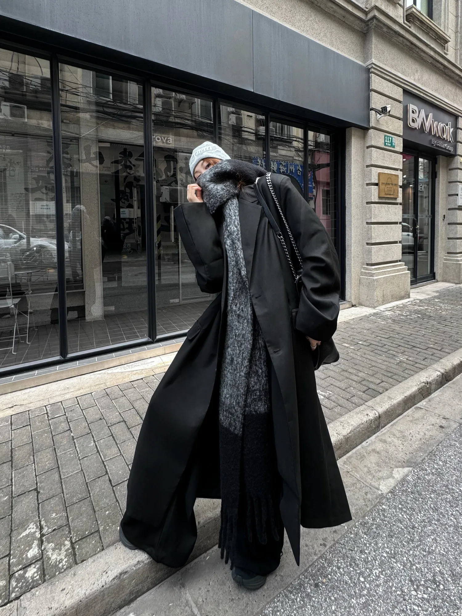 

Пальто Sermeet ультрадлинное женское осенне-зимнее классическое базовое с подплечниками, черное, с длинными рукавами, для повседневной носки