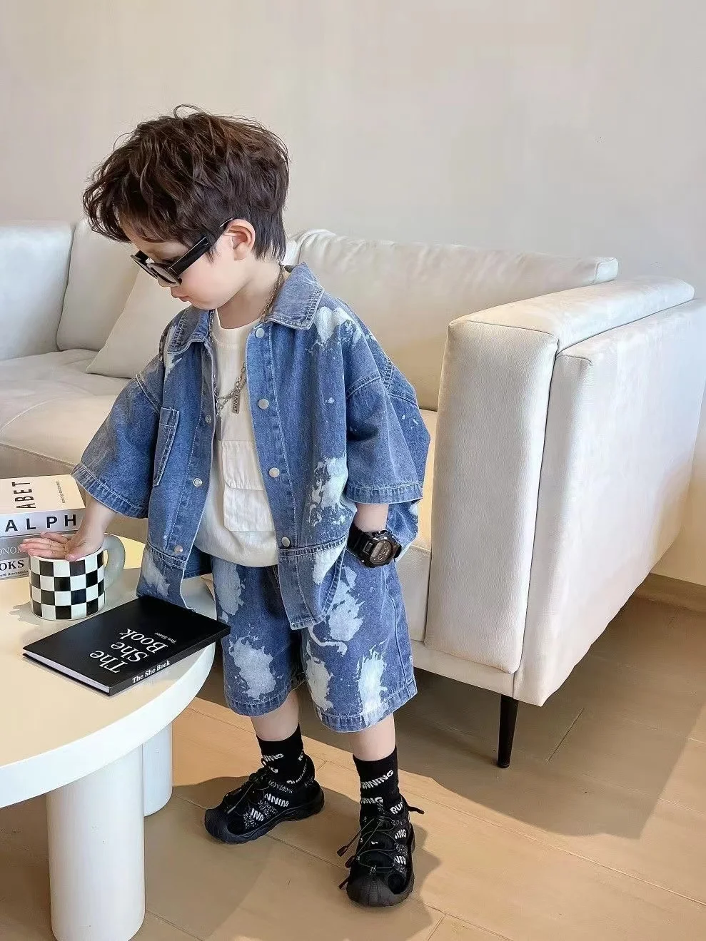 

2024 Baby Solid Denim Short Sleeve Set Boys and Girls' Denim Shirts and Shorts Two Piece Set ins Simple Casual Sportswear 2PCS